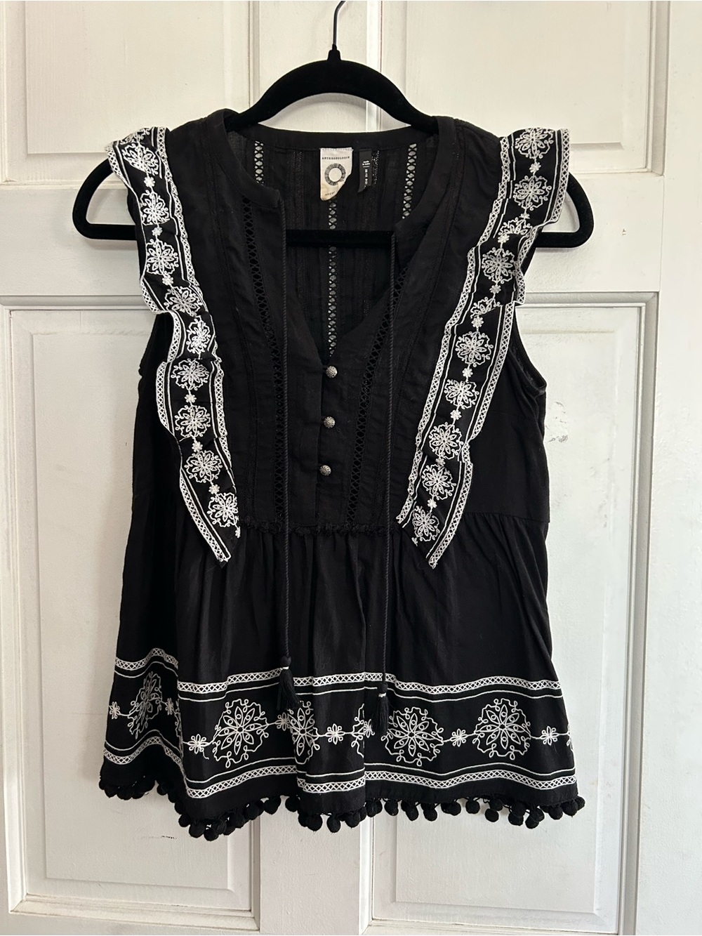 Anthropologie Black Tank Top w/PomPoms, Embroidered Trim, Cute Buttons. Size 0